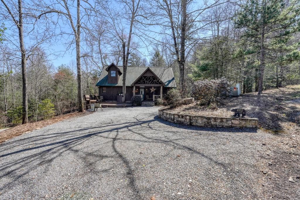 4852 Hf Lyons Road, Hiawassee GA 30546 - Primary photo