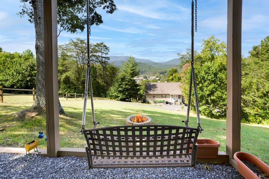 379 Chancey Drive, Hiawassee GA 30546 - Photo