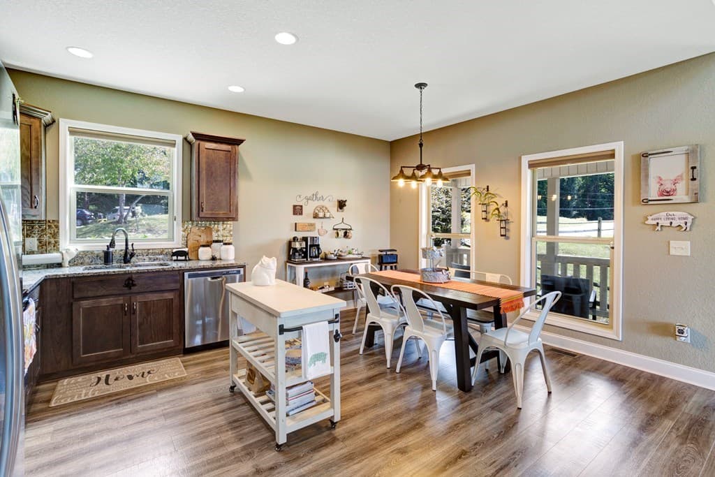 379 Chancey Drive, Hiawassee GA 30546 - Photo