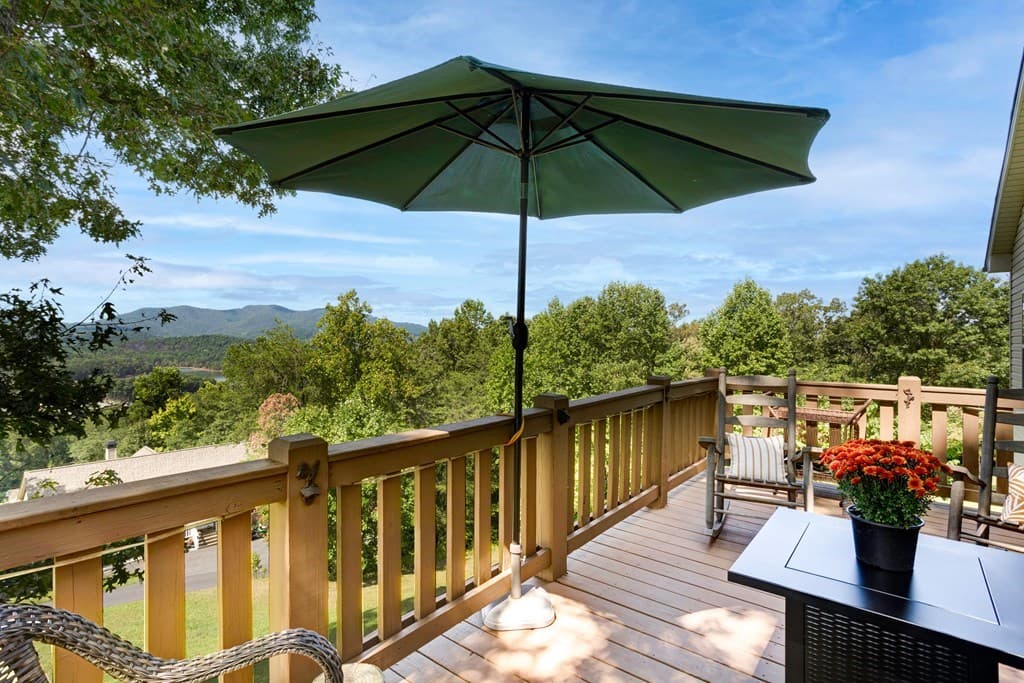 379 Chancey Drive, Hiawassee GA 30546 - Photo