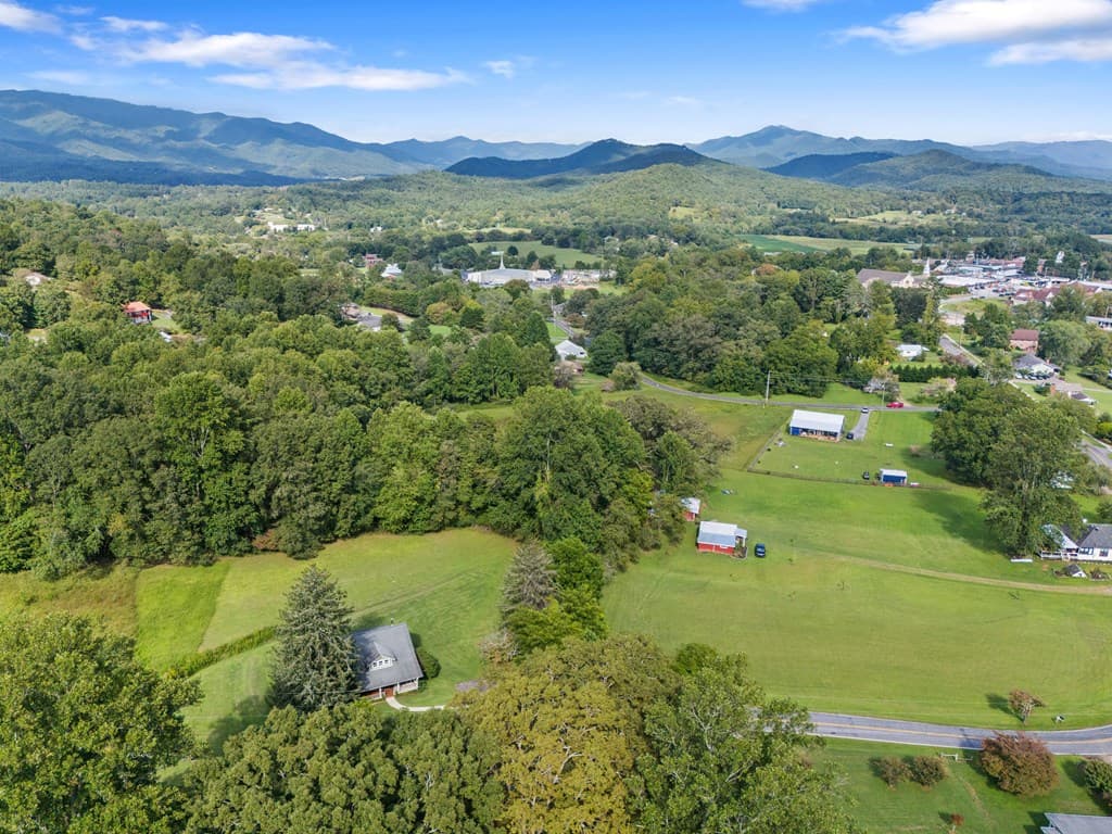 364 Hiawassee Street, Hayesville NC 28904 - Photo
