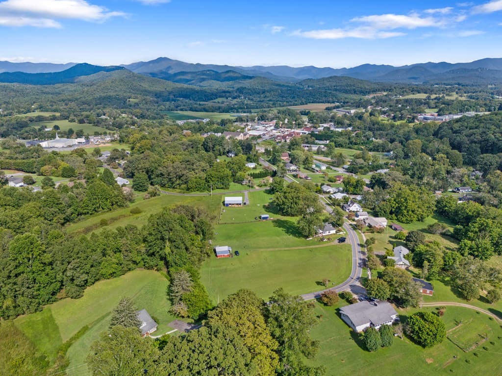364 Hiawassee Street, Hayesville NC 28904 - Photo