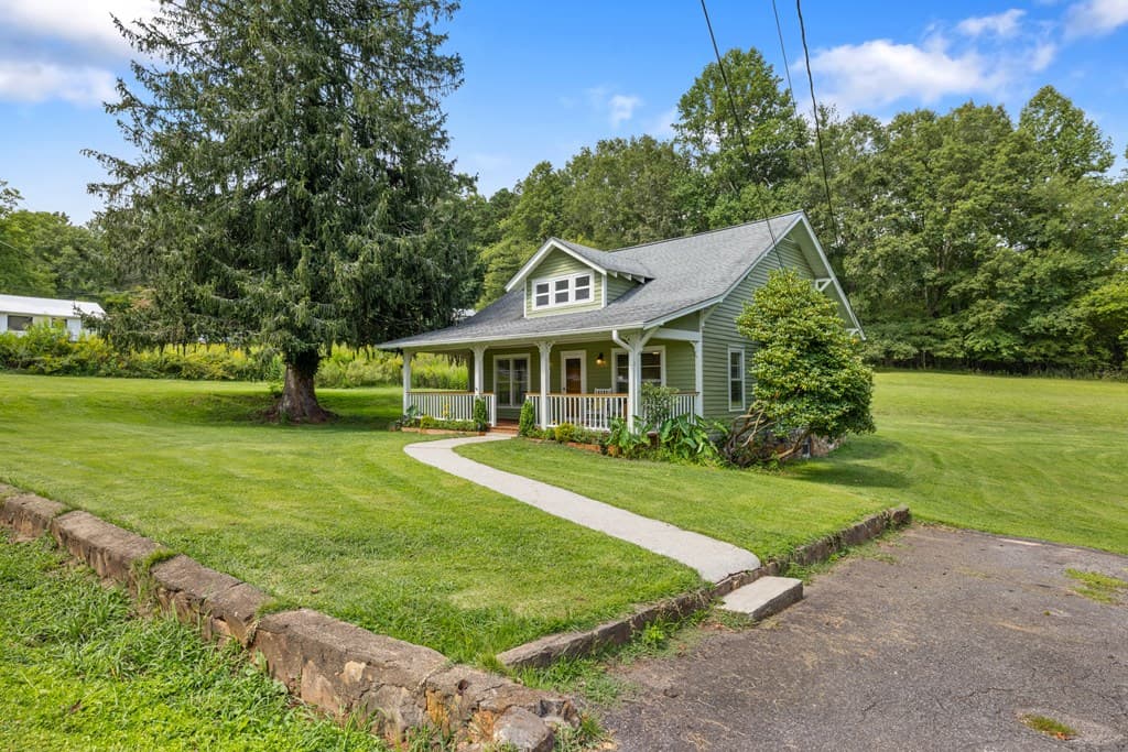 364 Hiawassee Street, Hayesville NC 28904 - Photo