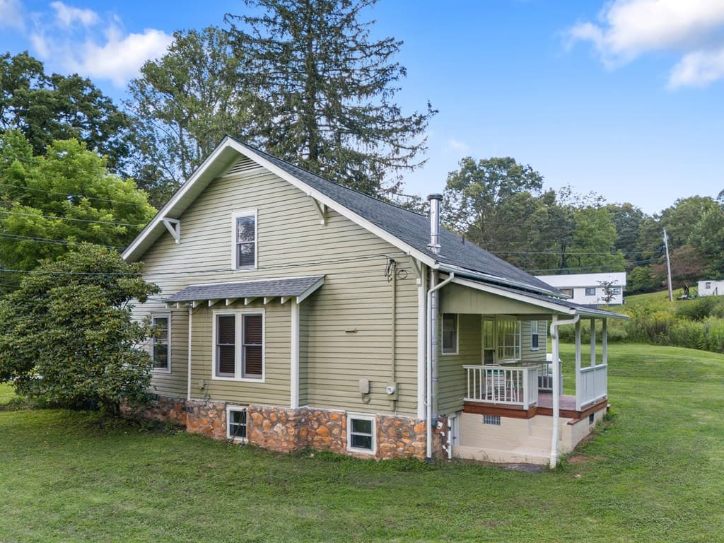 364 Hiawassee Street, Hayesville NC 28904 - Photo