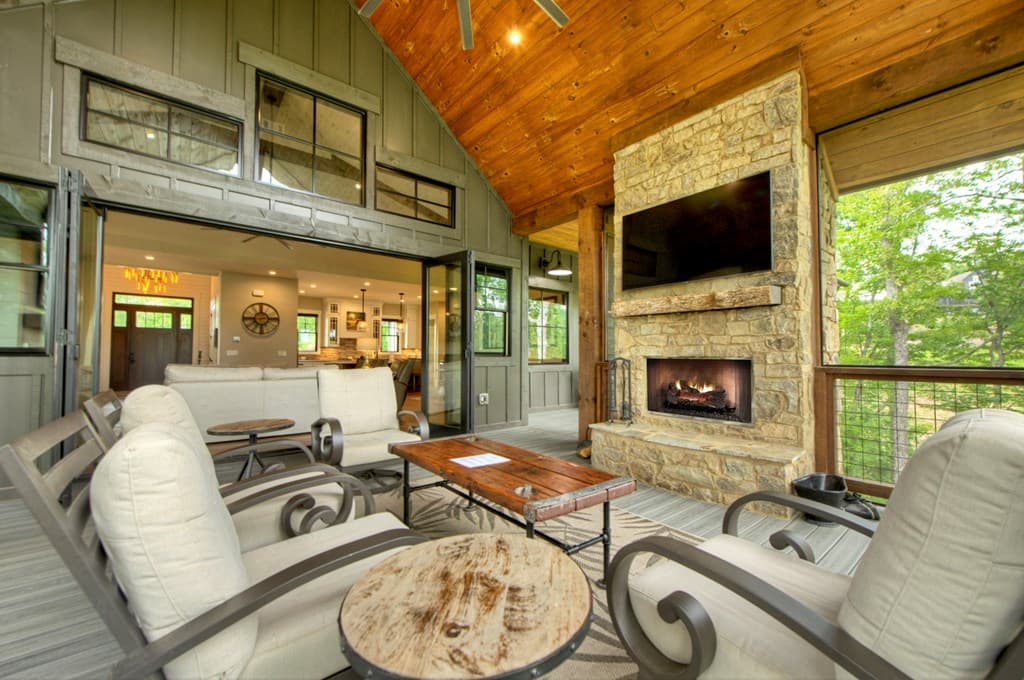 658 Old Toccoa Loop, Mineral Bluff GA 30559 - Photo
