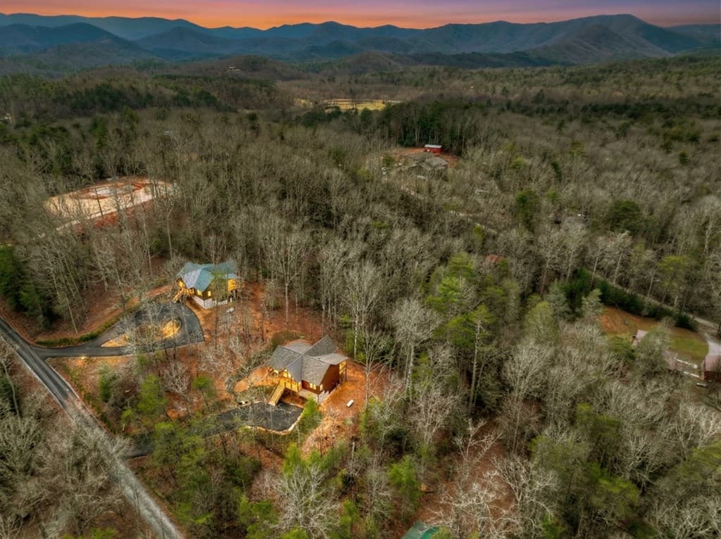223 Bent Wood Lane, Blue Ridge GA 30513 - Photo