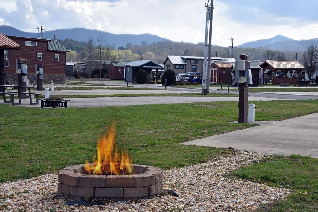 221 Golden Nugget, Blairsville GA 30512 - Photo