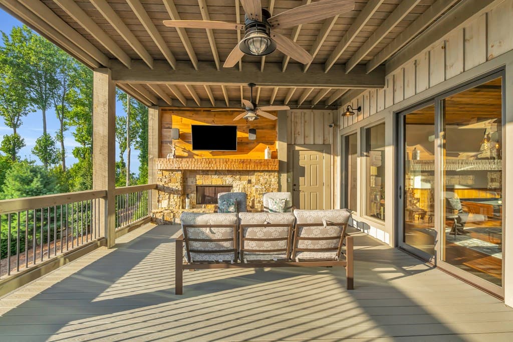 540 Overlook Drive, Blue Ridge GA 30513 - Photo