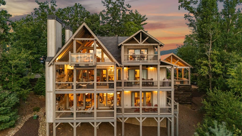 540 Overlook Drive, Blue Ridge GA 30513 - Photo