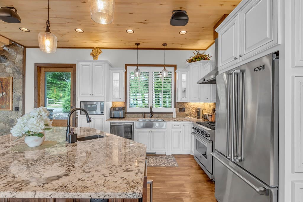 540 Overlook Drive, Blue Ridge GA 30513 - Photo