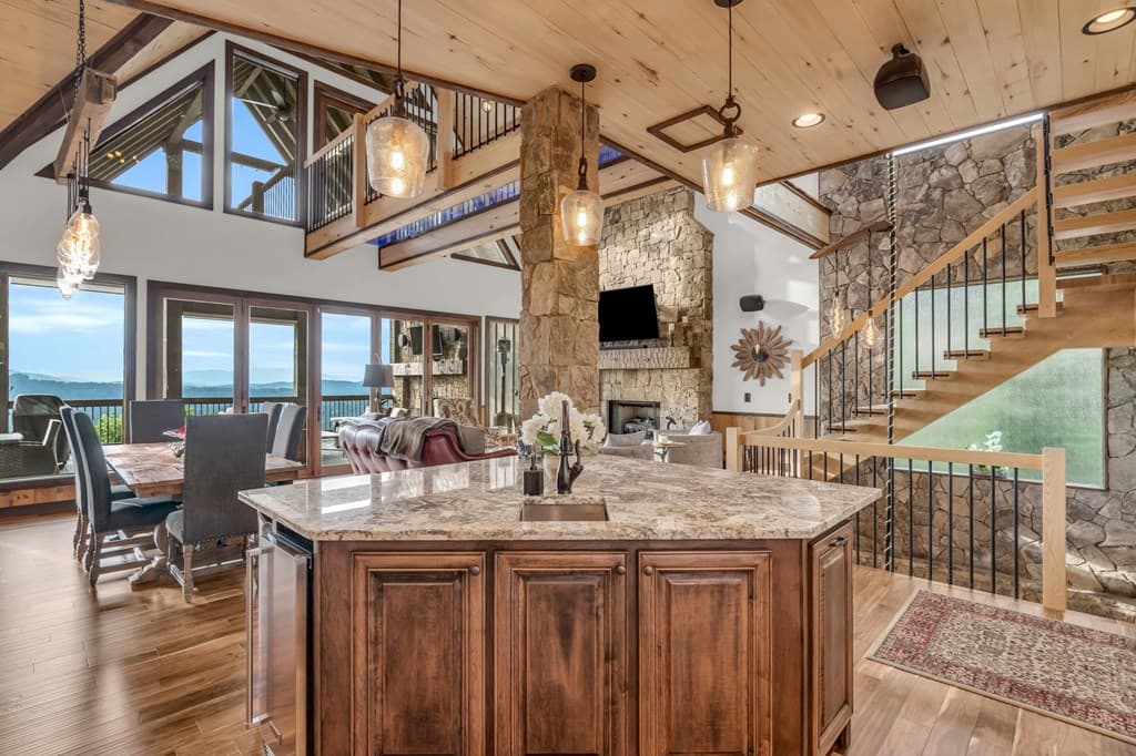 540 Overlook Drive, Blue Ridge GA 30513 - Photo