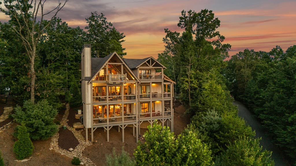 540 Overlook Drive, Blue Ridge GA 30513 - Photo