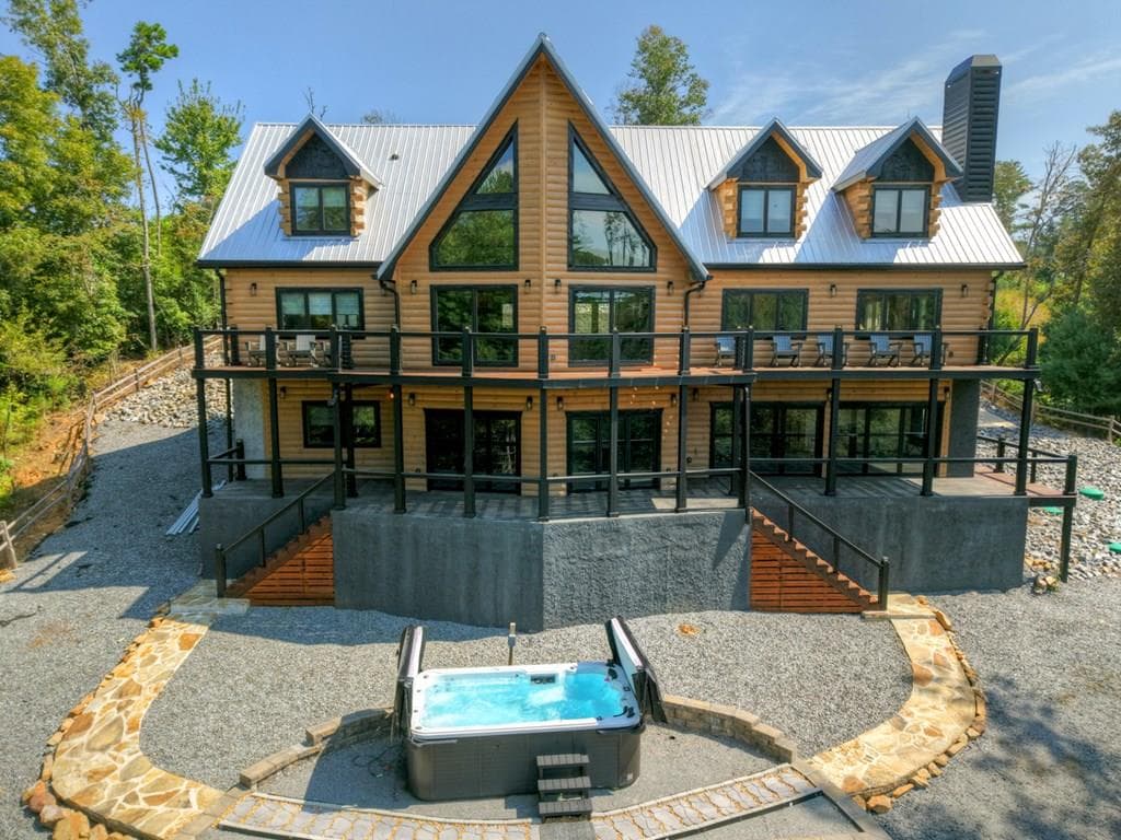 566 Canoe Point, Ellijay GA 30540 - Primary photo