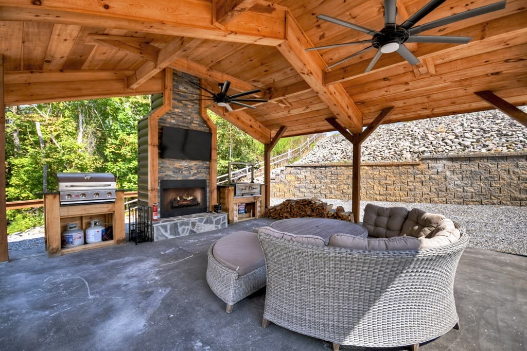 566 Canoe Point, Ellijay GA 30540 - Photo