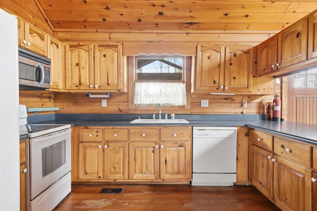 591 Oak Ridge Road, Ellijay GA 30536 - Photo