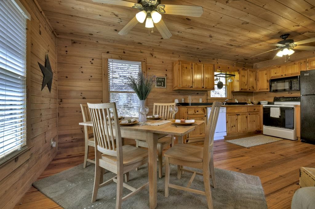 142 Arrow Ridge Road, Mccaysville GA 30555 - Photo