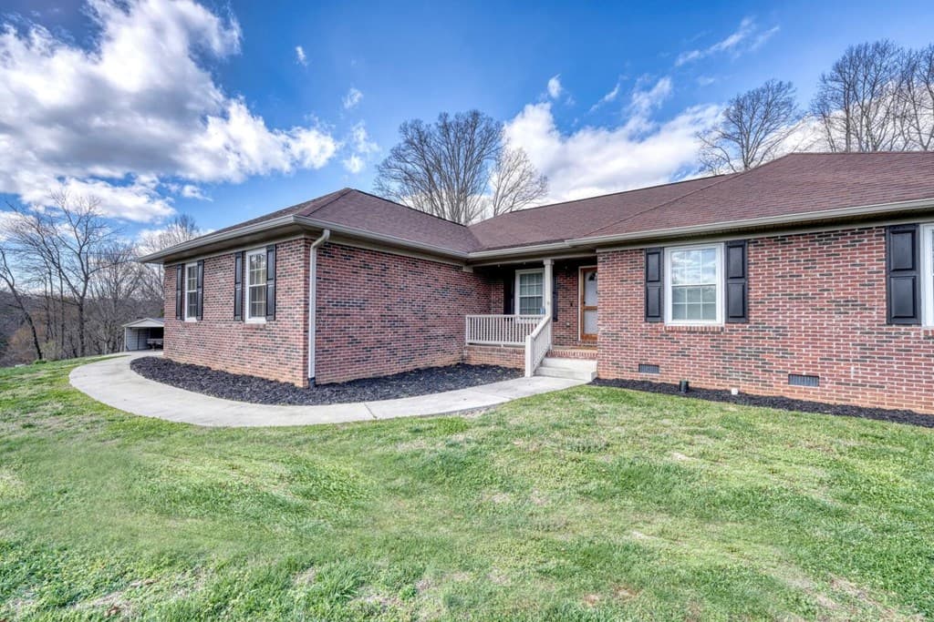 794 State Hwy 66, Young Harris GA 30582 - Photo