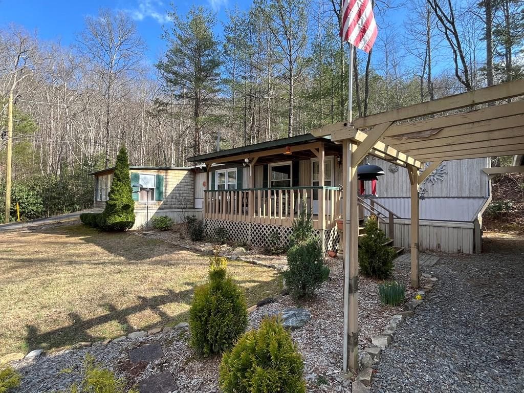 32 Nelson Road, Hiawassee GA 30546 - Primary photo