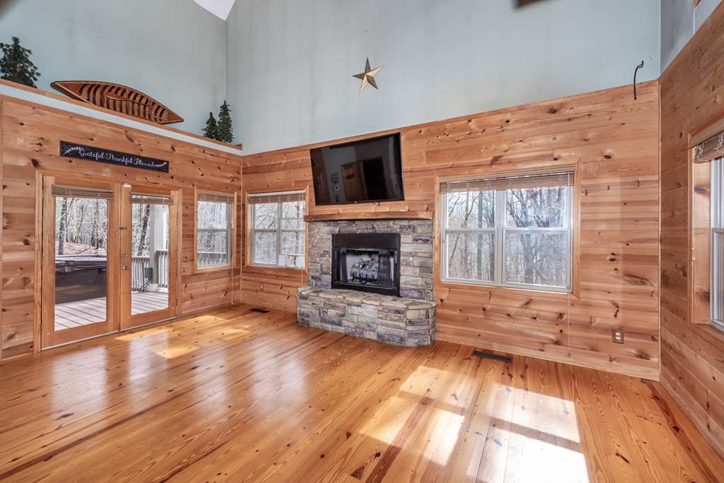 520 Newport Drive, Ellijay GA 30540 - Photo