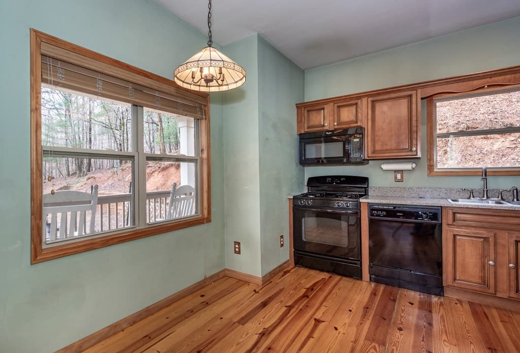 520 Newport Drive, Ellijay GA 30540 - Photo