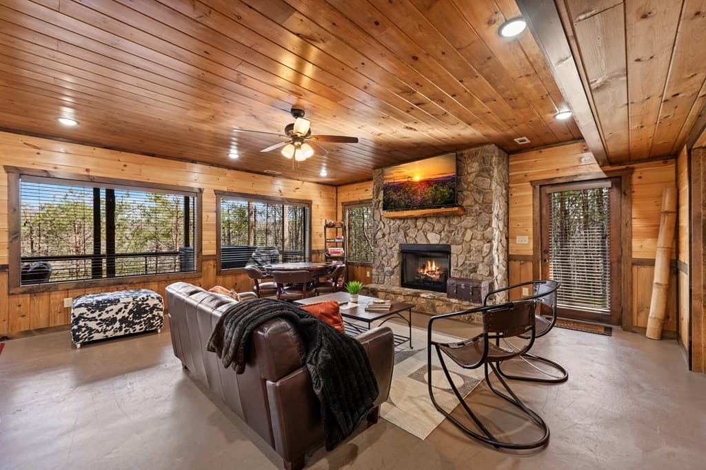 406 Hope Drive, Blue Ridge GA 30513 - Photo