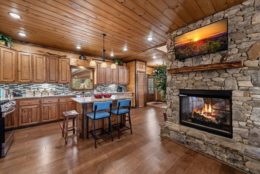 406 Hope Drive, Blue Ridge GA 30513 - Photo