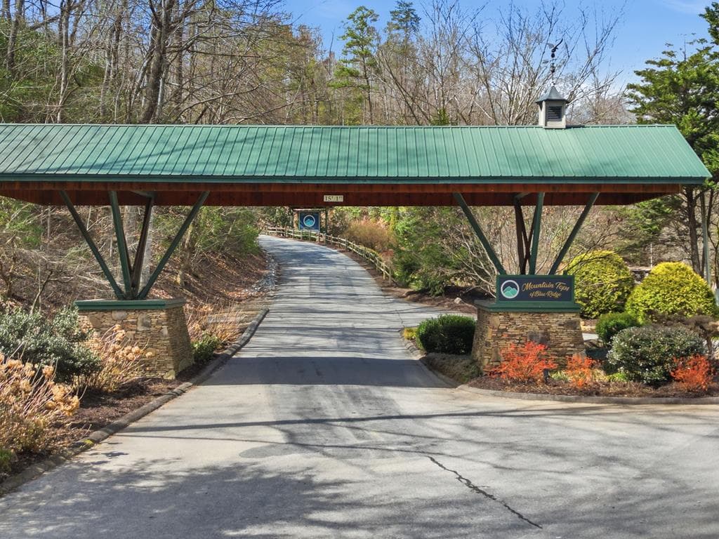 25 Walhala Trail, Blue Ridge GA 30513 - Photo