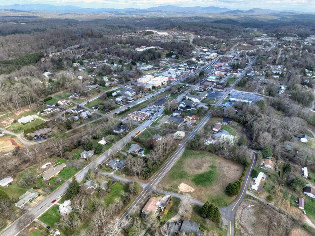1133 E Main Street, Blue Ridge GA 30513 - Photo