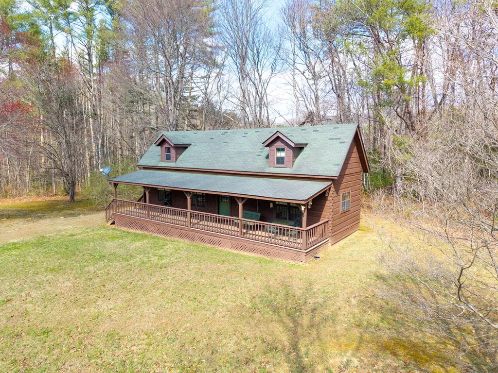 1852 Deer Run Circle, Hiawassee GA 30546 - Primary photo