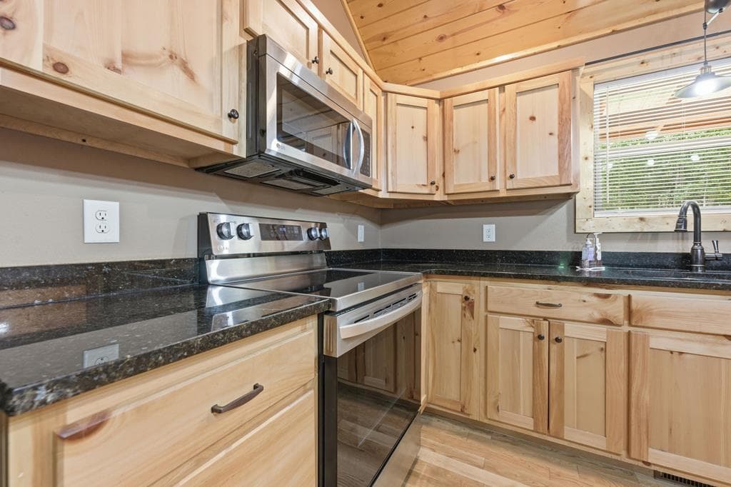 305 Woodcrest Drive, Murphy NC 28906 - Photo