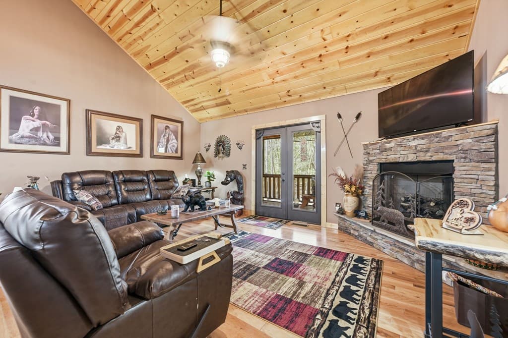 305 Woodcrest Drive, Murphy NC 28906 - Photo