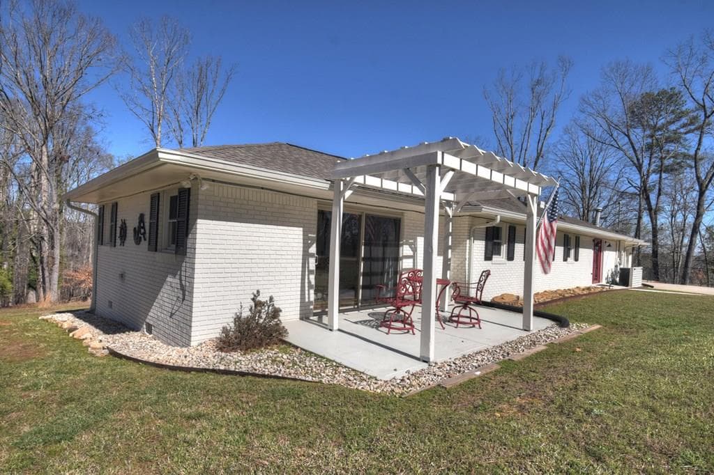 5383 Whitmire Drive, Gainesville GA 30504 - Primary photo