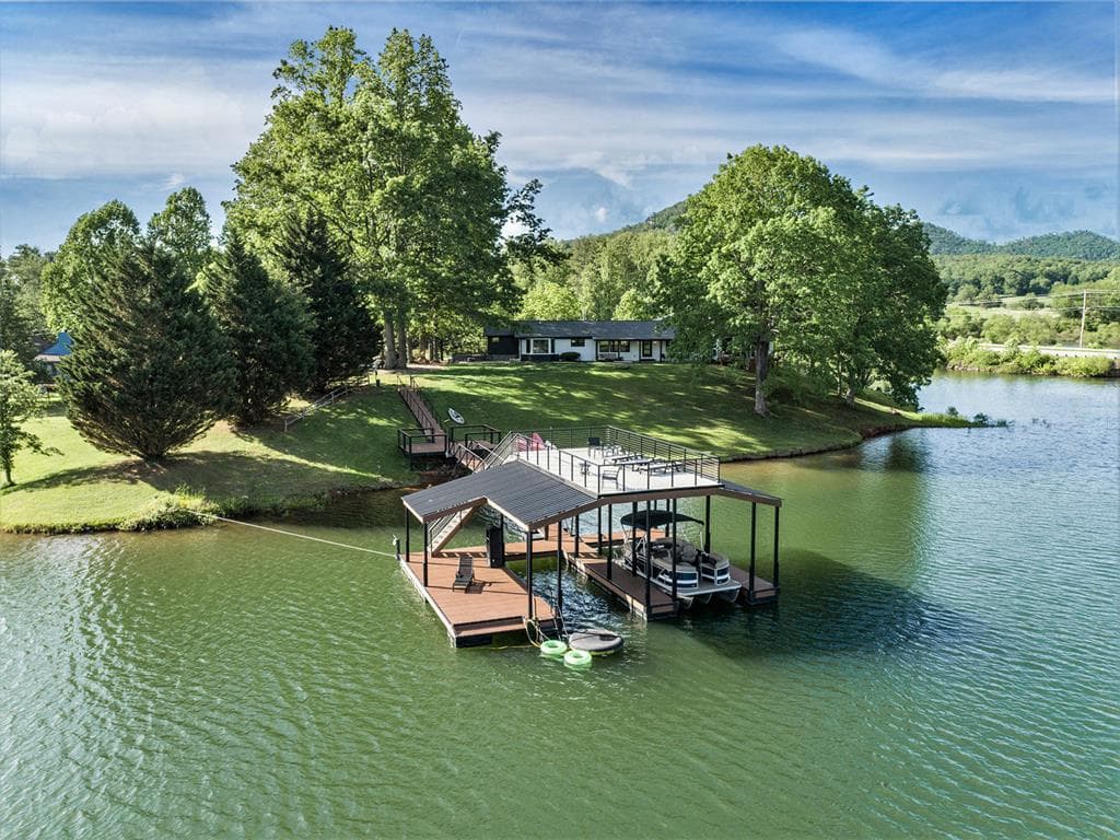 834 Lower Bell Creek Road, Hiawassee GA 30546 - Primary photo