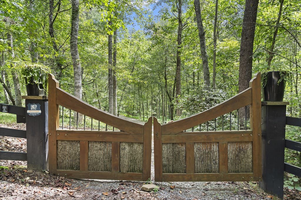 530 Burleson Road, Ellijay GA 30536 - Photo