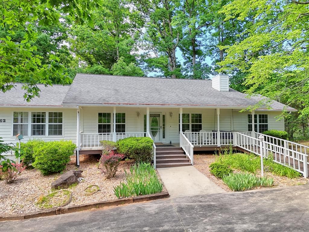 962 Ashley Lane, Young Harris GA 30582 - Photo