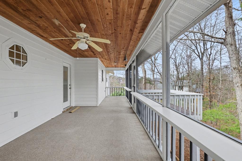 962 Ashley Lane, Young Harris GA 30582 - Photo