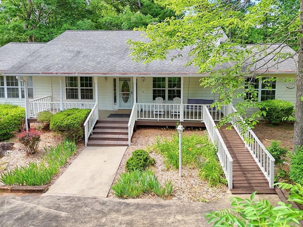962 Ashley Lane, Young Harris GA 30582 - Photo
