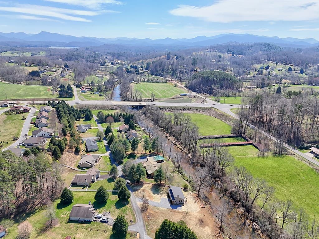 195 Rivers Edge Drive, Hayesville NC 28904 - Photo