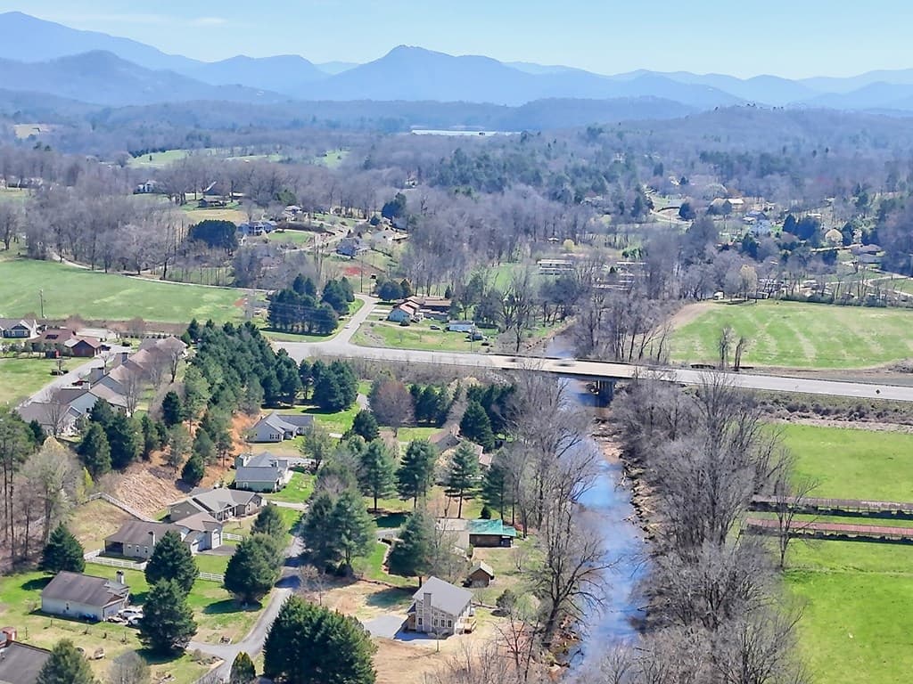 195 Rivers Edge Drive, Hayesville NC 28904 - Photo