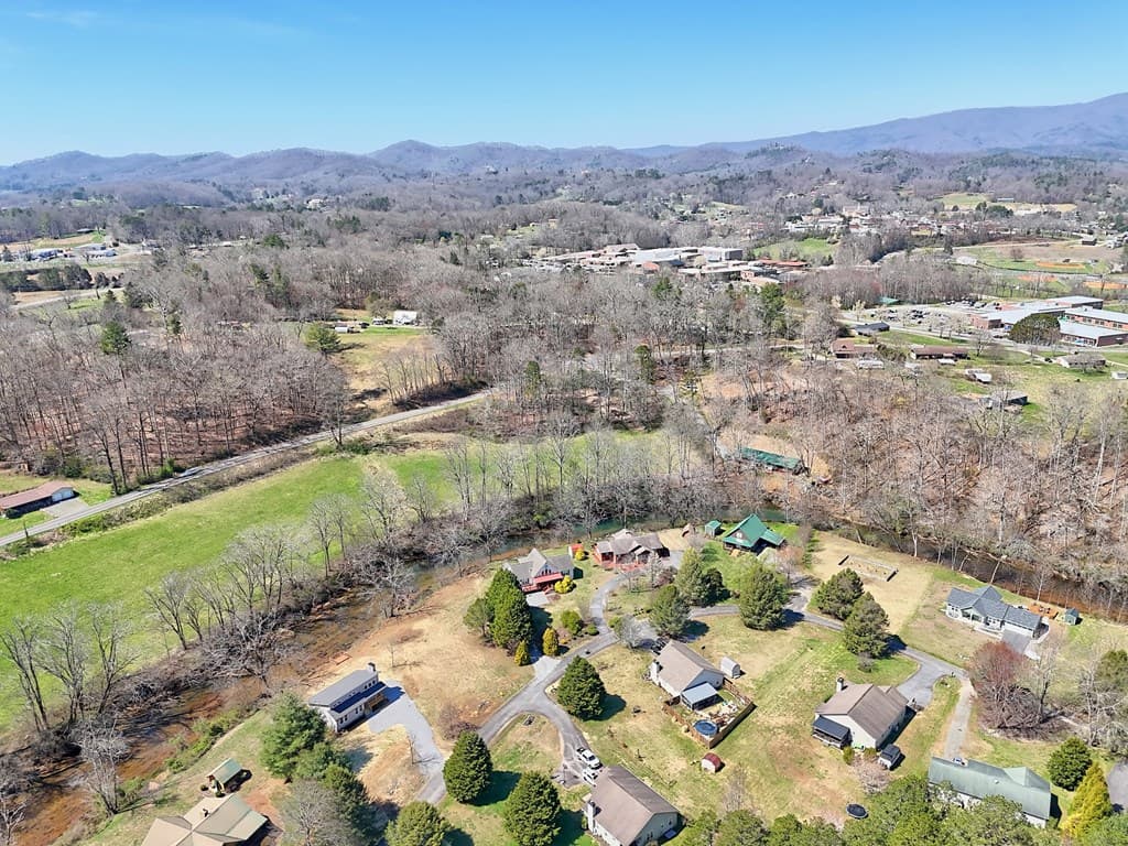 195 Rivers Edge Drive, Hayesville NC 28904 - Photo