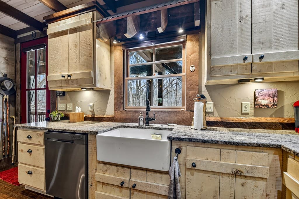 389 Toccoa Preserve Lane, Blue Ridge GA 30513 - Photo