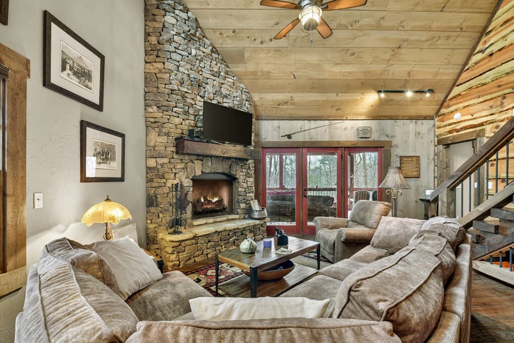 389 Toccoa Preserve Lane, Blue Ridge GA 30513 - Photo