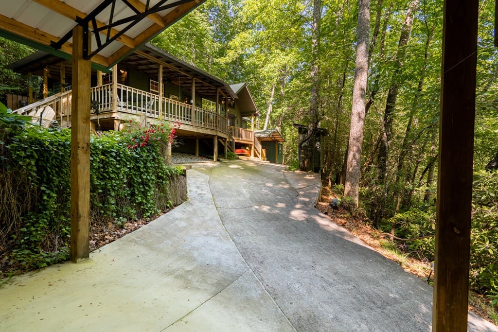 1180 Ruby Lake Drive, Hiawassee GA 30546 - Photo