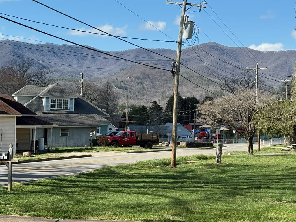 215 Bristol Avenue, Andrews NC 28901 - Photo