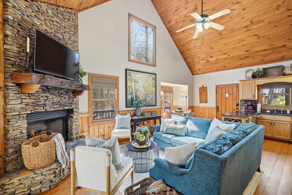 1449 Cherokee Lane, Mccaysville GA 30555 - Photo