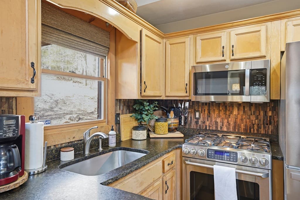 1449 Cherokee Lane, Mccaysville GA 30555 - Photo