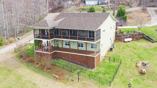 685 Barefoot Road, Hiawassee GA 30546 - Photo