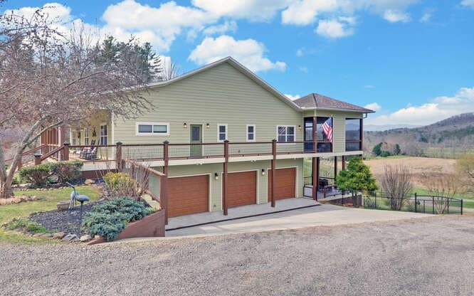 685 Barefoot Road, Hiawassee GA 30546 - Photo