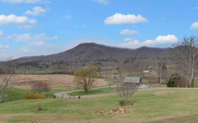 685 Barefoot Road, Hiawassee GA 30546 - Photo
