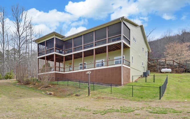 685 Barefoot Road, Hiawassee GA 30546 - Photo